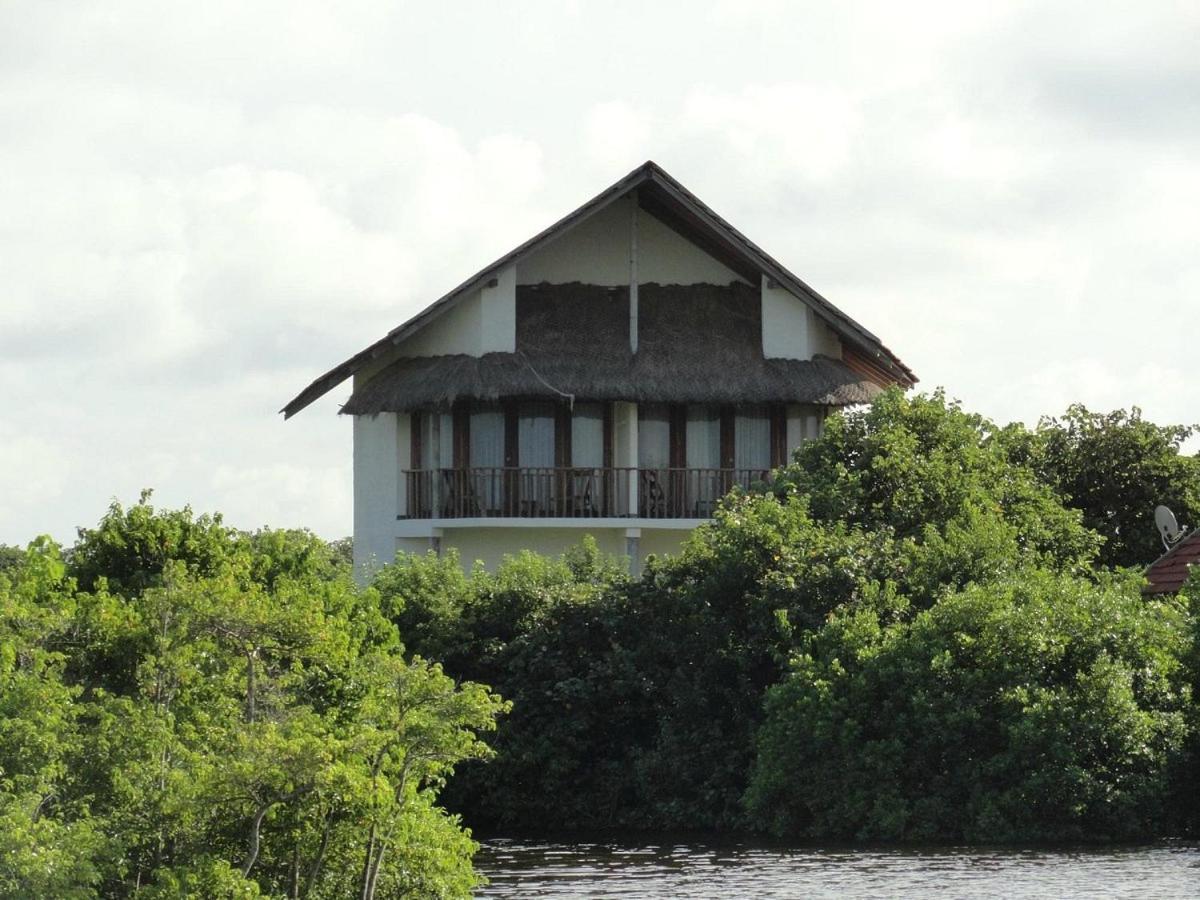 Giman Free Beach Resort Passikudah Exteriör bild