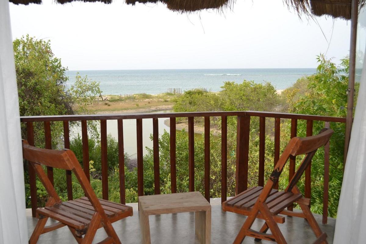 Giman Free Beach Resort Passikudah Exteriör bild