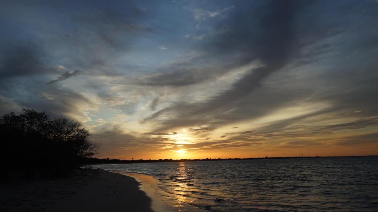 Giman Free Beach Resort Passikudah Exteriör bild